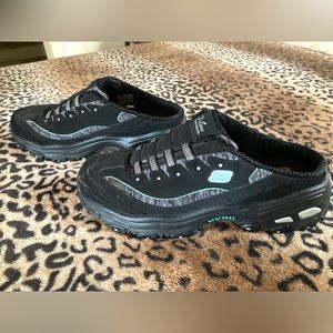 Skechers D’Lites walking shoes